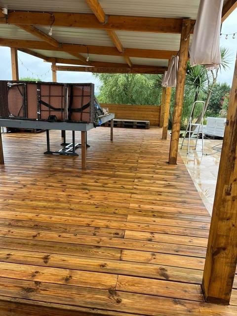 Terrasse en bois après nettoyage